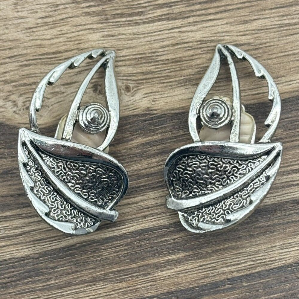 Vintage Sarah Coventry 1959 Windsong Earrings Silver Tone Leaf Earrings Clip On